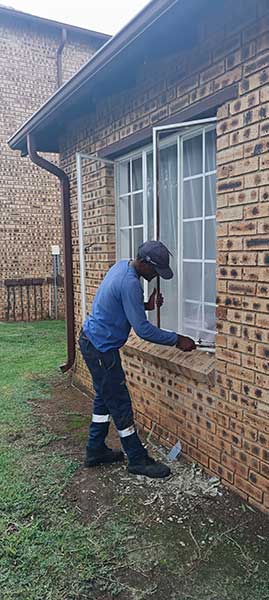 Emergency window repair: questions to ask glass repair company - Get Glas