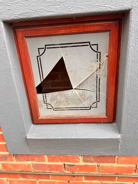 Cracked window glass repair hacks for homeowners - Get Glass