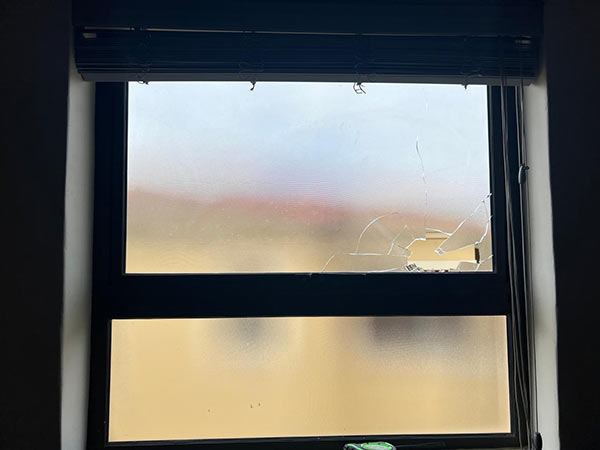How to Choose Between Clear, Frosted, and Reflective Glass for Replacement Get Glass